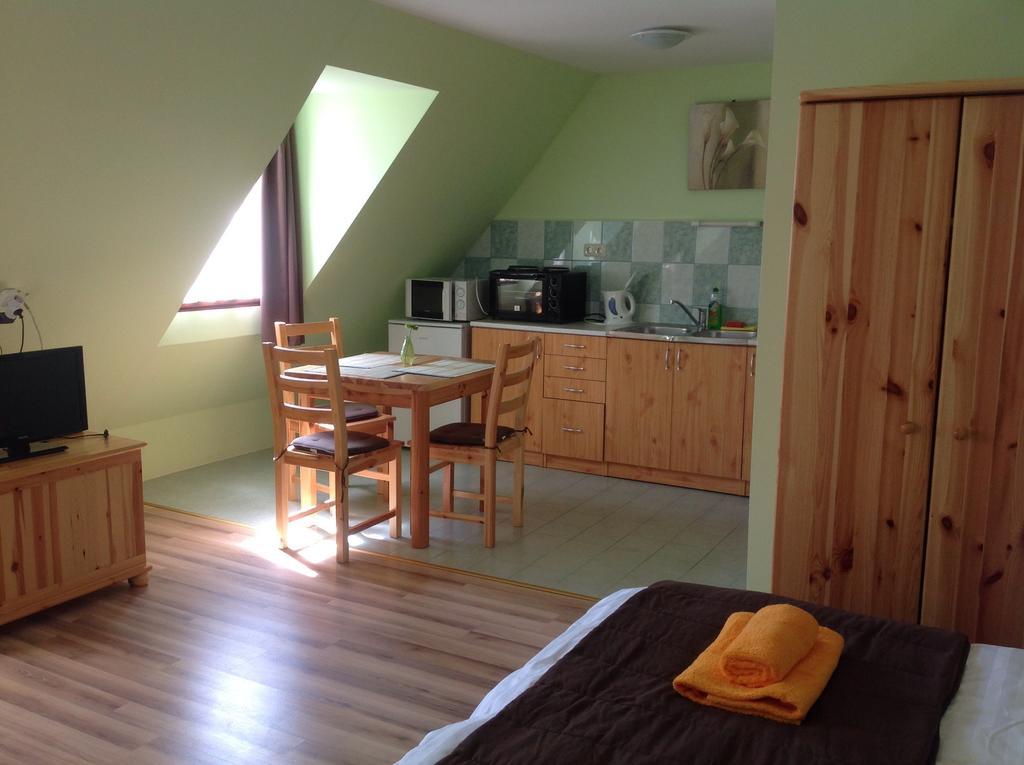 Apartment Villa Attila Heviz Phòng bức ảnh
